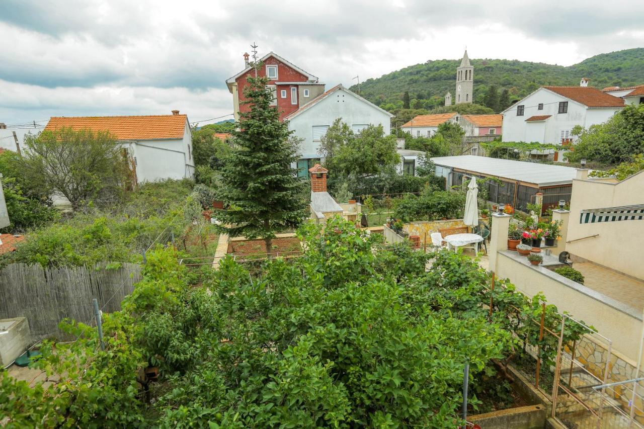 Apartments Maslina Bozava Exterior photo